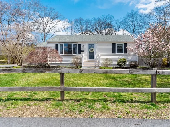 66 Crescent Ave, North Attleboro, MA 02760