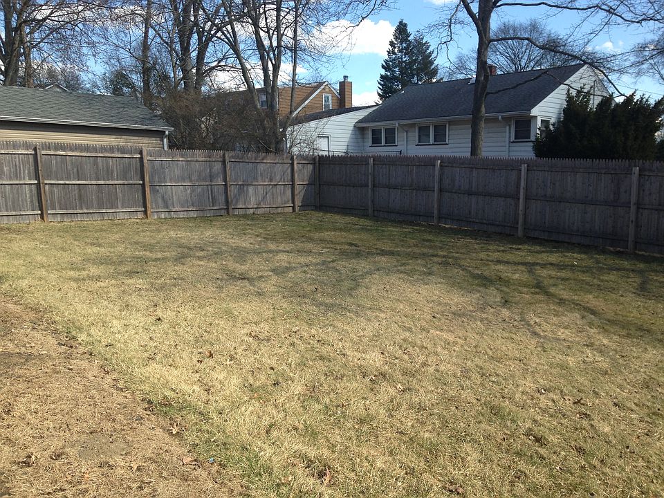 2nd image of 60 Pershing Ave