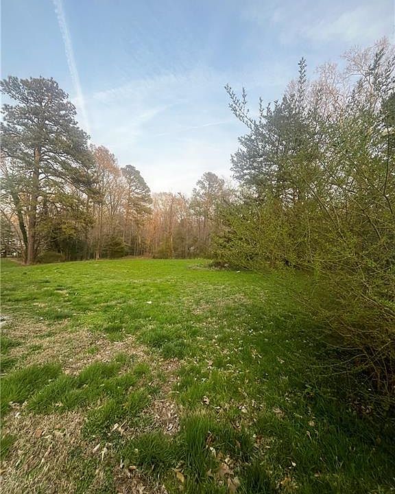 2nd image of 320 Barlow Rd