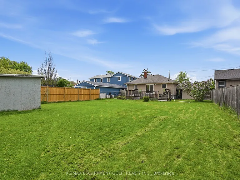 602 Geneva St — Photo 30