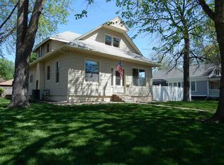 822 N 12th St, Beatrice, NE 68310
