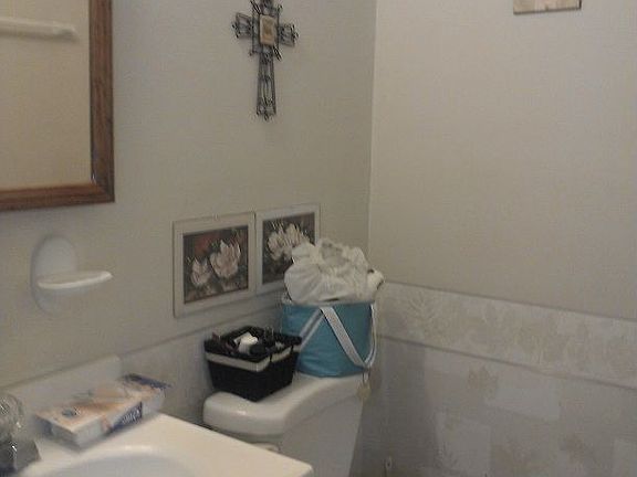 4th image of 2202 Pine Hill Pl