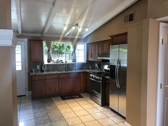 3rd image of 1514 Cathay Dr