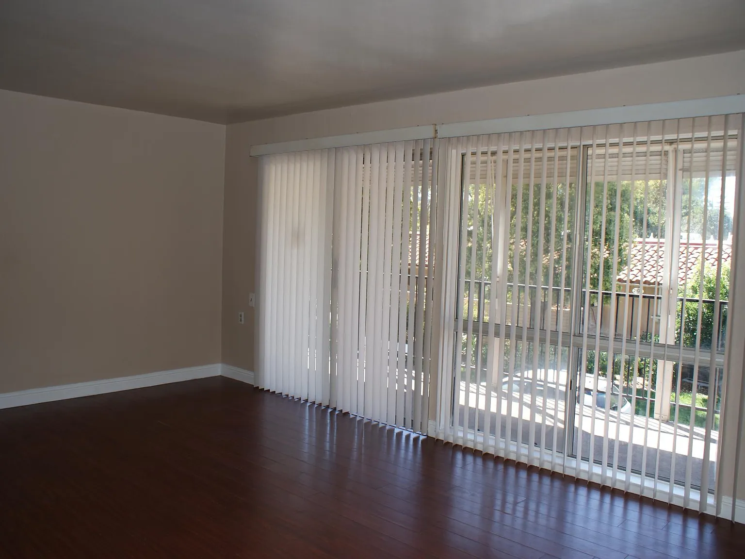 2 bed, 1009 sqft, $2,650 — Photo 2
