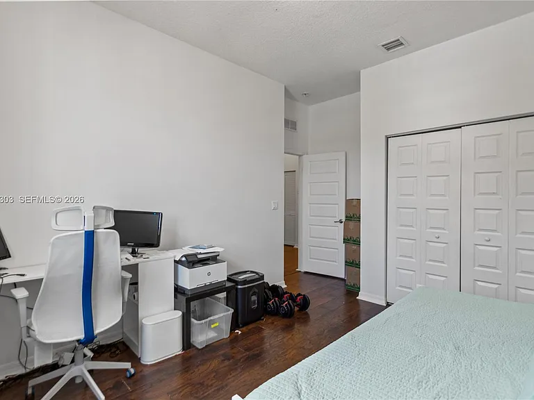 19244 NE 9th Pl — Photo 22