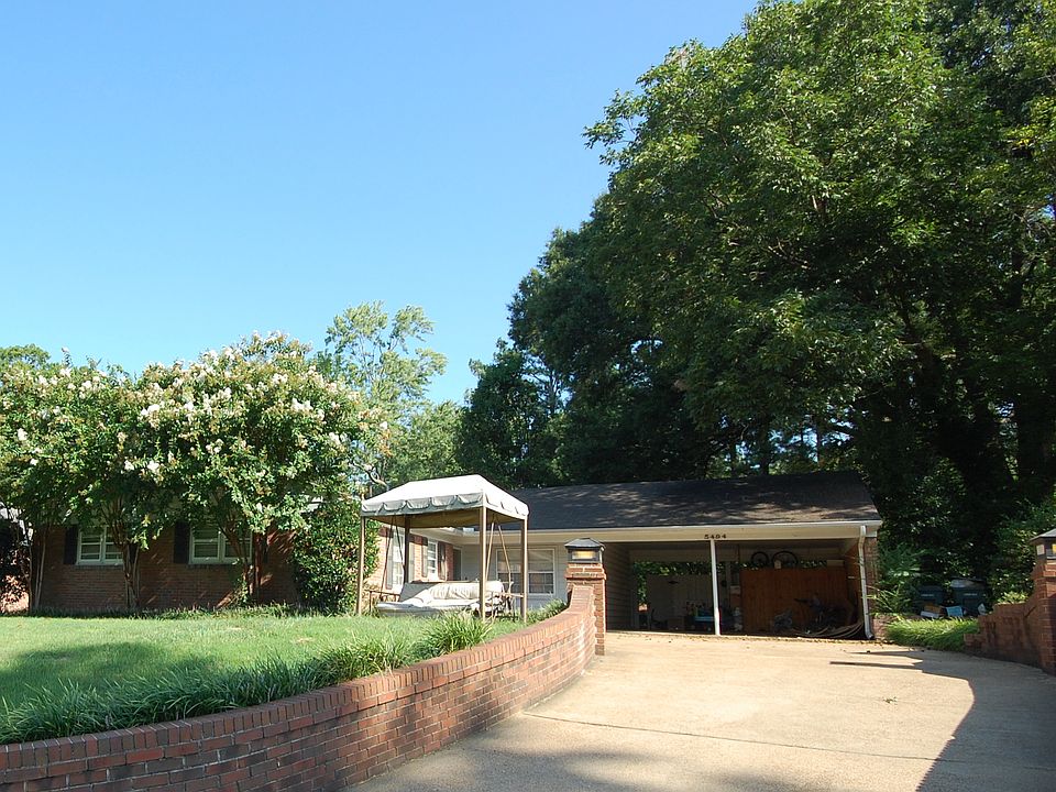 Cozy three bedroom, two bathroom Memphis, TN home.