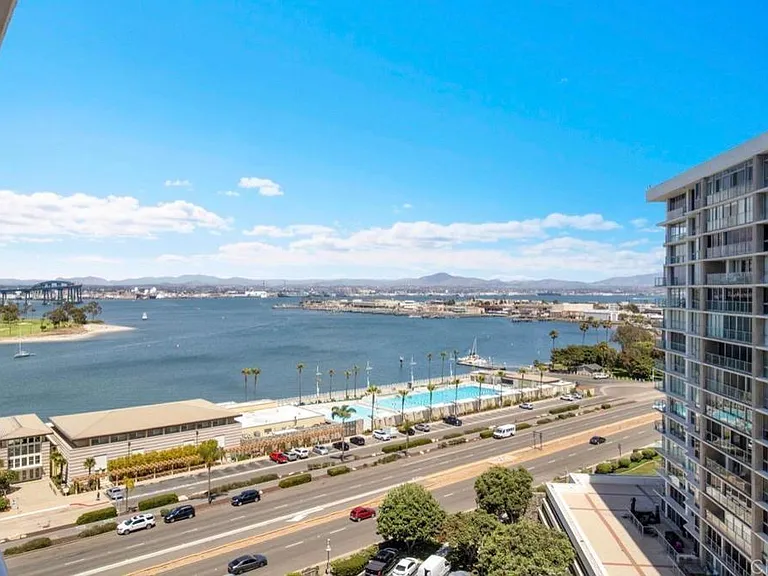 1810 Avenida Del Mundo #1101 — Photo 4