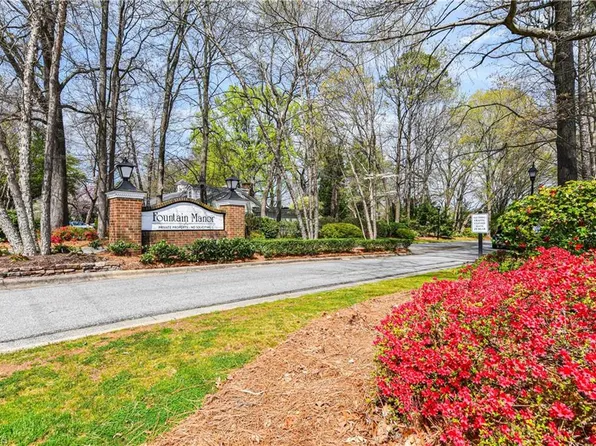 1 Fountain Manor Dr Unit B, Greensboro, NC 27405