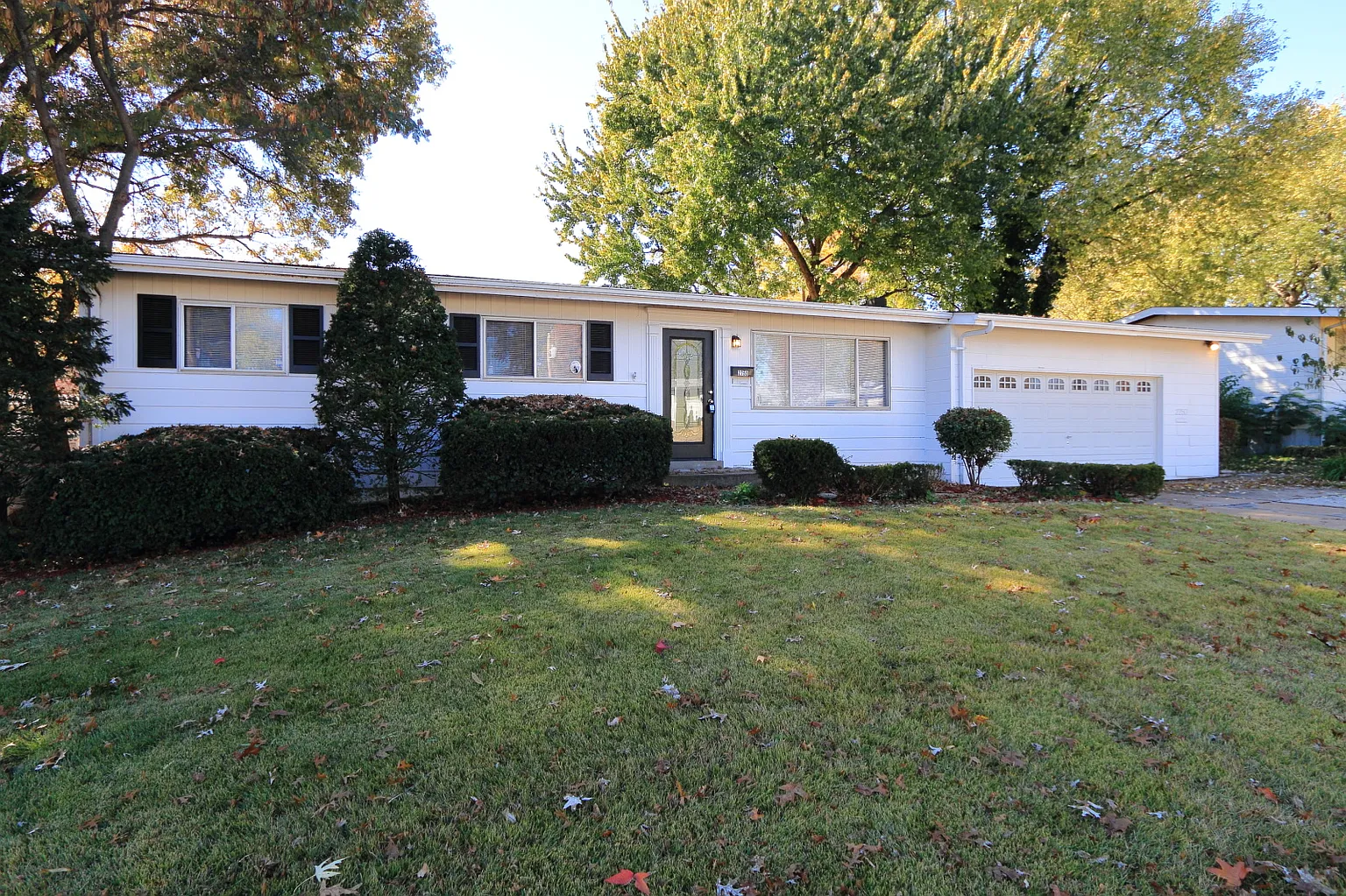 2750 Mockingbird Ln photo 1