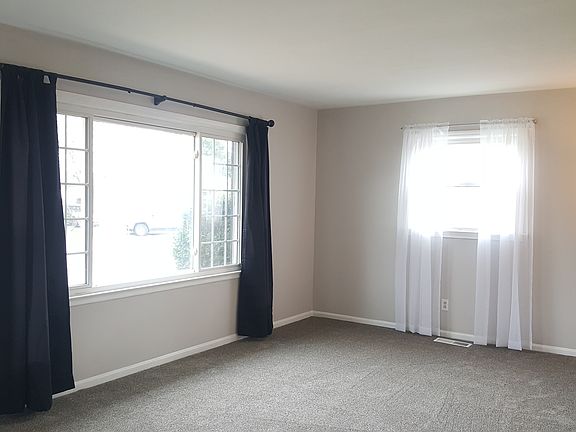 4th image of 216 Odell Ct