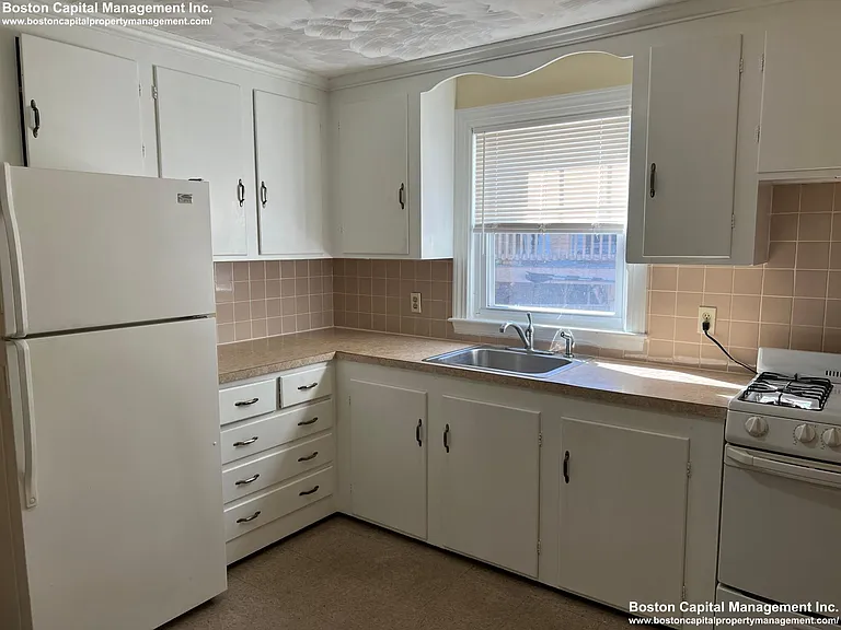 462 Highland Ave #1 — Photo 1