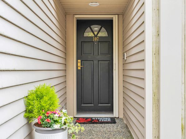 2274 Folkestone Way #107, West Vancouver, BC V7S 2X7