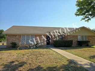 132 Travis Ln, Hewitt, TX 76643