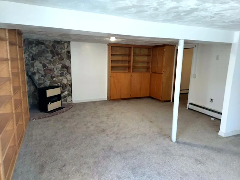 220 E Greenwood Ave — Photo 11