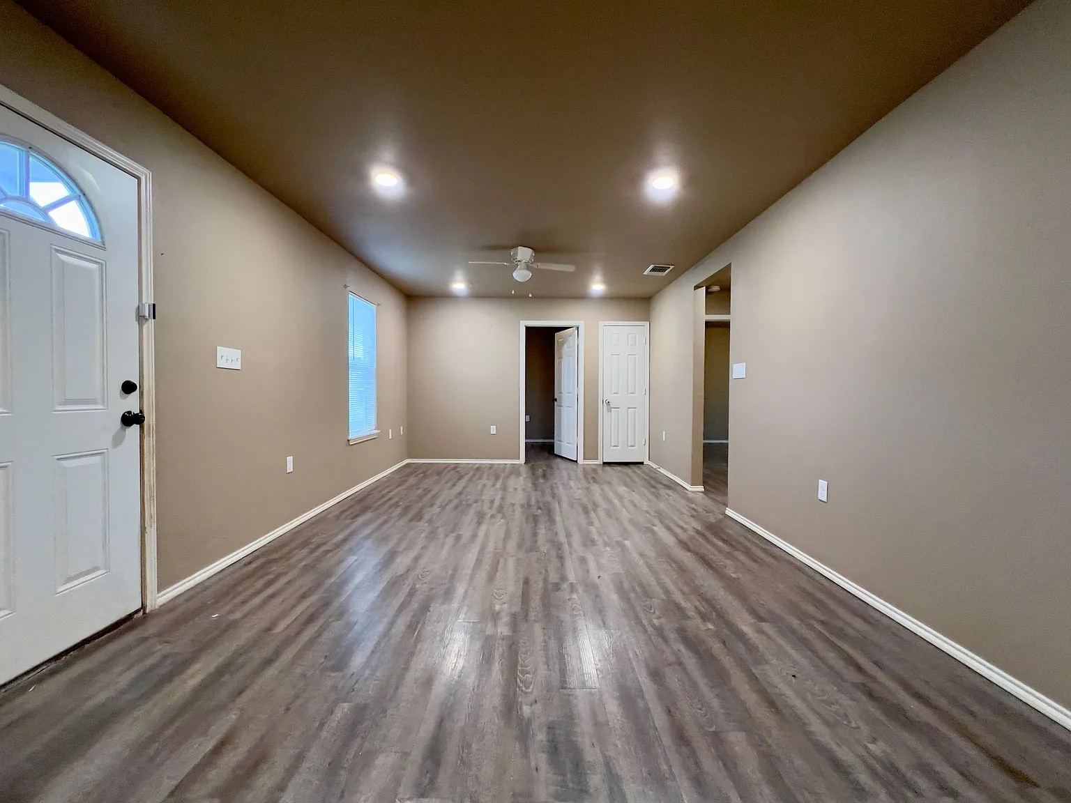 Charming 3-Bedroom Home with Hardwood Floors & Large Backyard Lubbock, TX — Photo 2