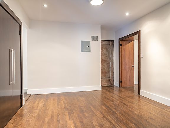 3rd image of 780 Greenwich St #2P