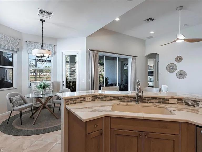 3920 Lakeview Isle Ct — Photo 14