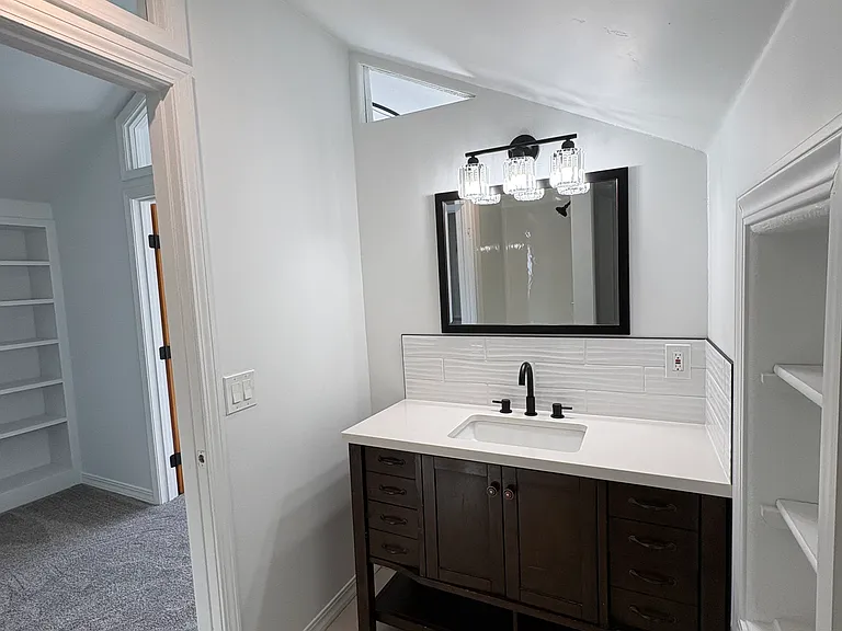 1008 W Hays St #1006-1 — Photo 11