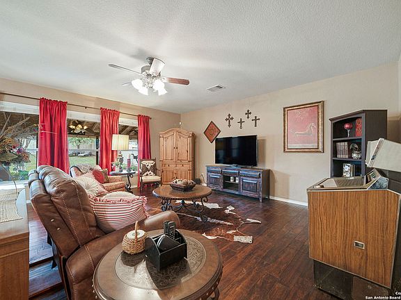 5th image of 21319 LA PENA DR