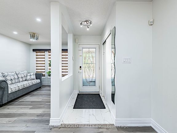 5th image of 60 Four Seasons Cir