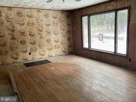 4th image of 471 Griffith Rd