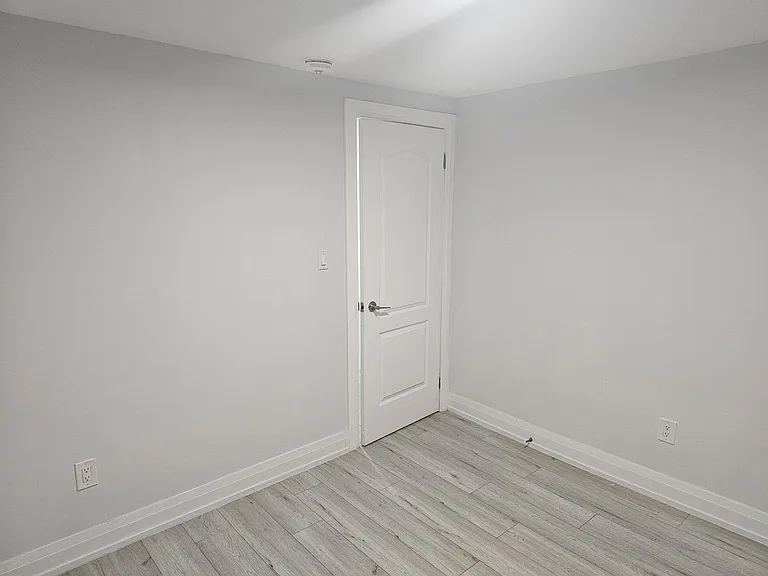 38 Wanda Rd — Photo 11