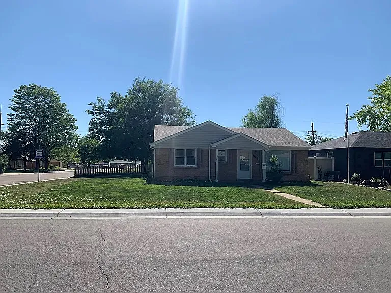 5540 Dudley Ct — Photo 3
