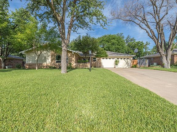 2nd image of 205 Glenna Dr