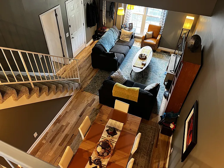310 Rachels Ct E — Photo 2