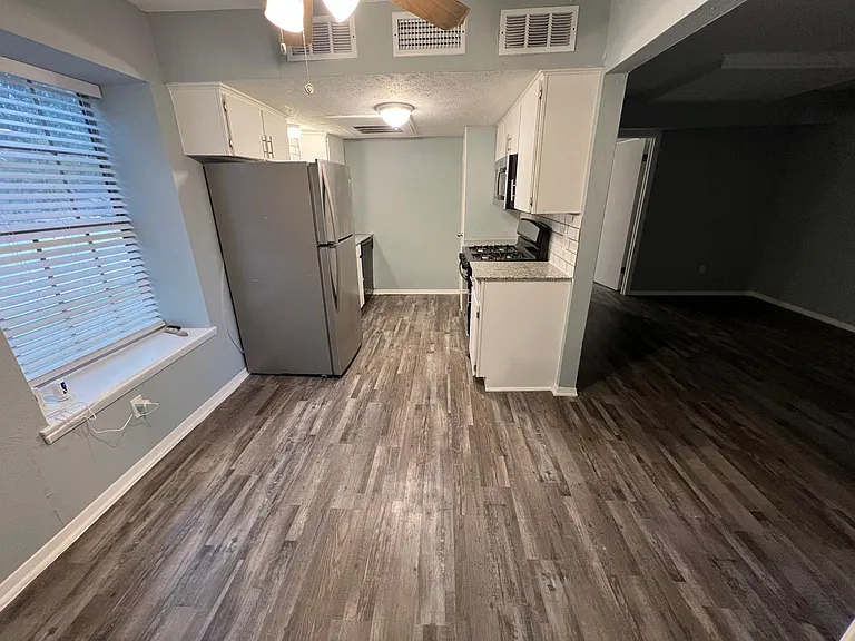 Hampton Gardens Apartment — Photo 16