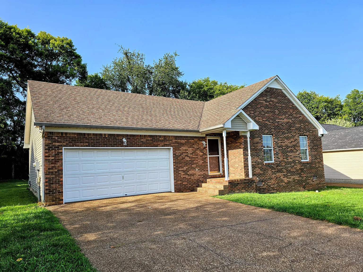 3 bed, 1361 sqft, $1,860 — Photo 2