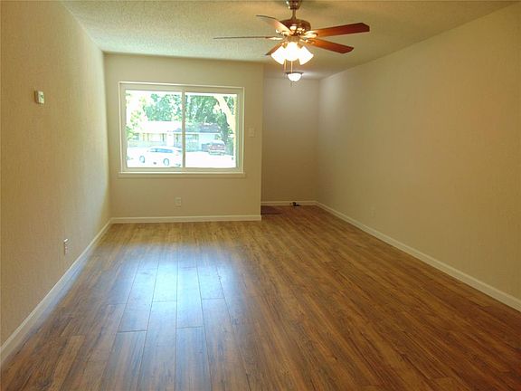 4th image of 3246 Highland Woods Cir