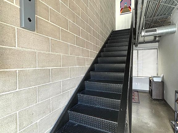 1st floor stairs