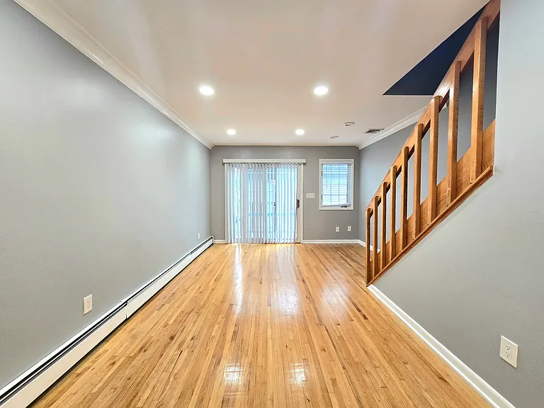 174 Palisade Ave #109 — Photo 2