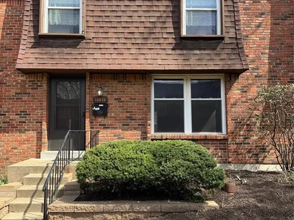 13573 Coliseum Dr, Chesterfield, MO 63017