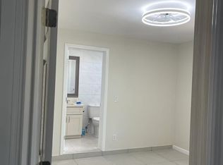 3015 Hollinger St #6, Honolulu, HI 96815