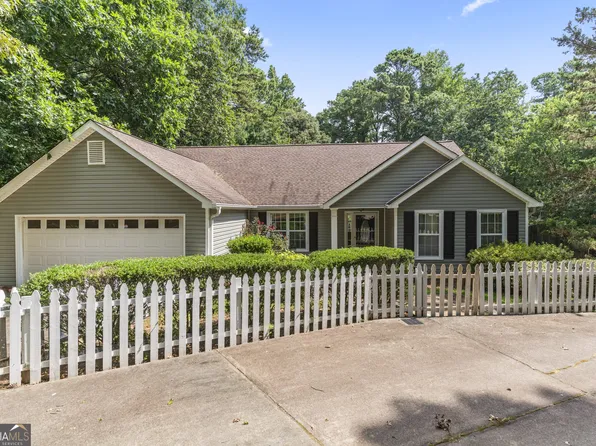 22 Maddox Rd SE, Acworth, GA 30102