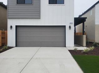 2875 Dorset St #SOR52, Tulare, CA