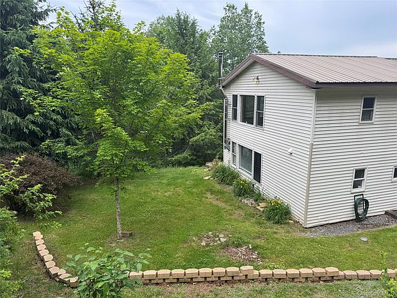 4th image of 96 White Roe Lake Road