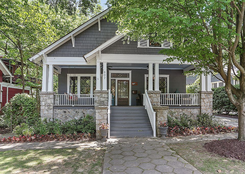 2nd image of 807 Vedado Way NE