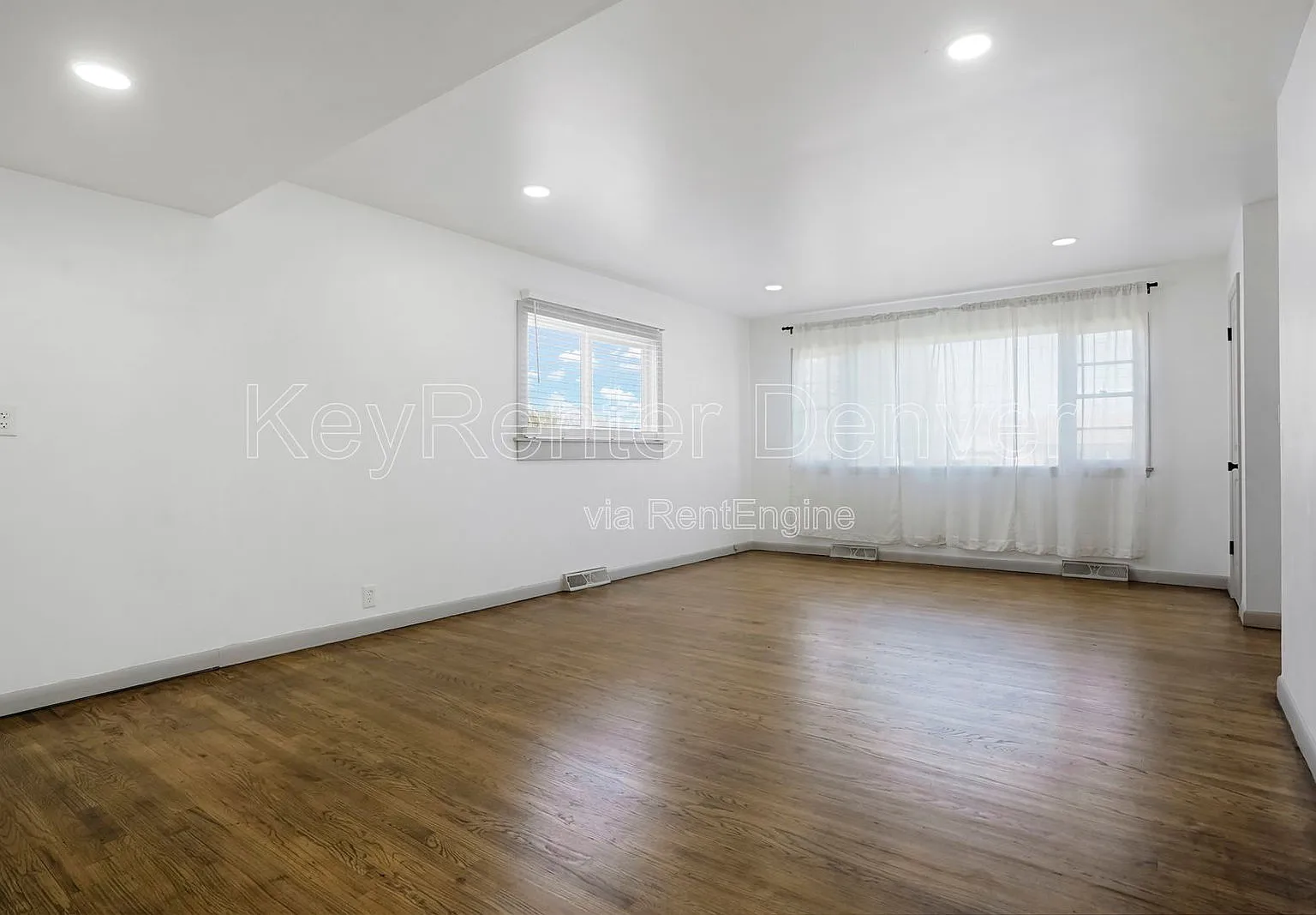 3 bed, 1.0 bath, 1000 sqft, $2,125 — Photo 3