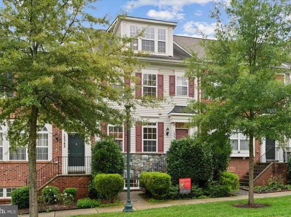 12541 Blue Sky Dr, Clarksburg, MD 20871