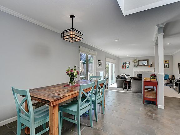 4th image of 2272 Highland Park Ln