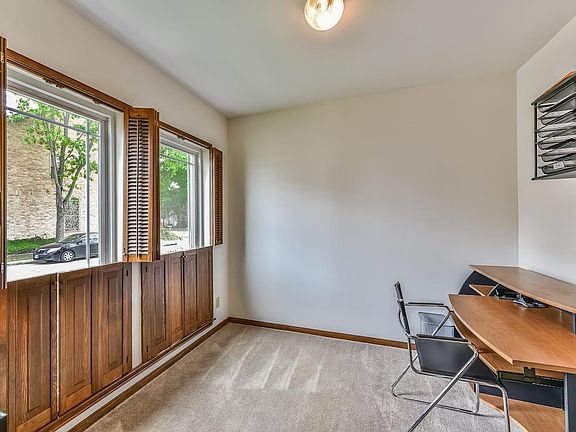 4th image of 4551 Acacia St