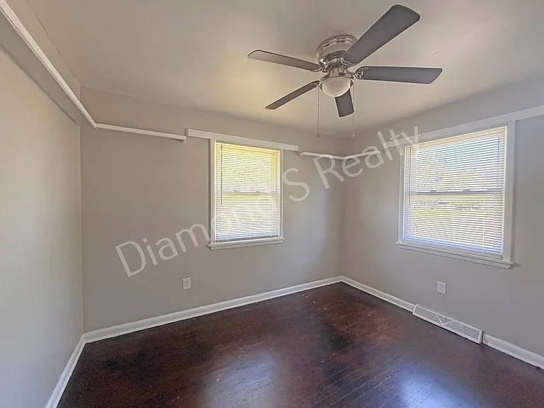 3209 E Gasconade St — Photo 17