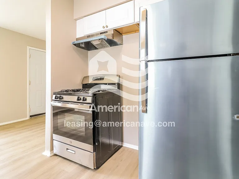 977651_006_kitchen_13944630.jpg