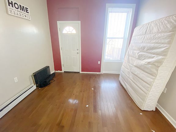 4th image of 121A Hull St #1