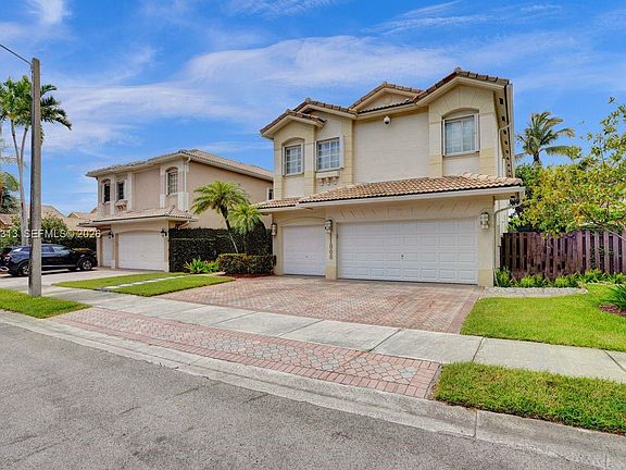 5th image of 11008 NW 73rd St