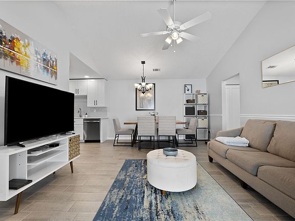 3rd image of 21 Fountain Of Youth Blvd APT D