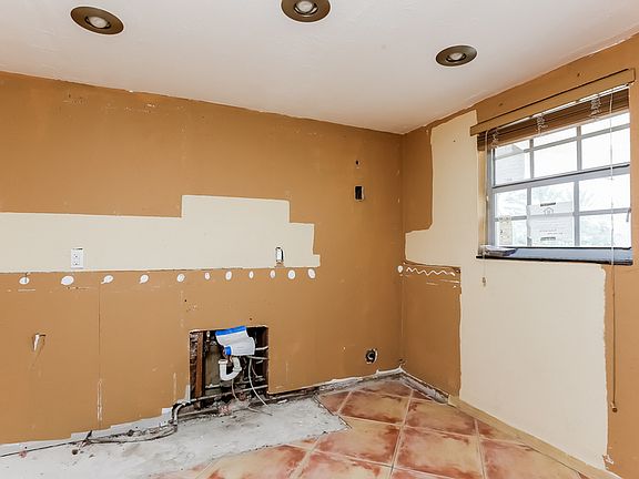 5th image of 201 Galen Dr APT 303